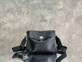 Picture of Balenciaga Handbags _SKUfw241227003fw